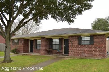 Main picture of 1900 Holleman Dr W