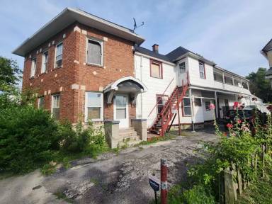 Main picture of 16014 Saranac Rd
