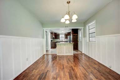 Main picture of 4313 S 22nd St