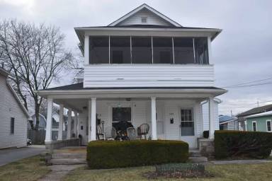 Main picture of 313 N Grove St