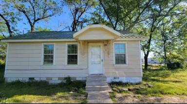 Main picture of 8 S Taylor St