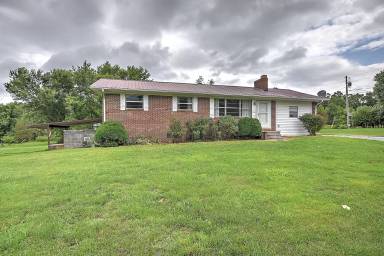 Main picture of 945 Bishop Loop
