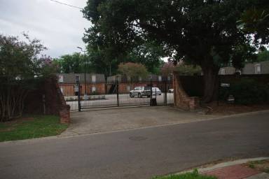 Main picture of 2500 McGrath Ave