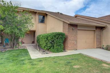Main picture of 1440 Vondelpark Dr