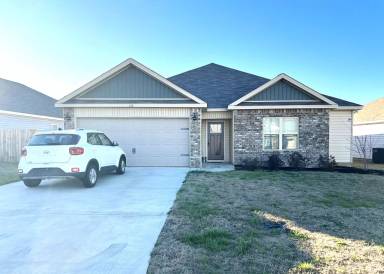 Main picture of 135 Hughes Dr