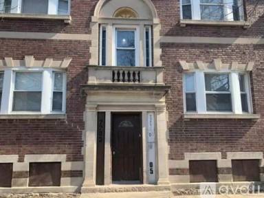Main picture of 2205 S Ridgeway Ave