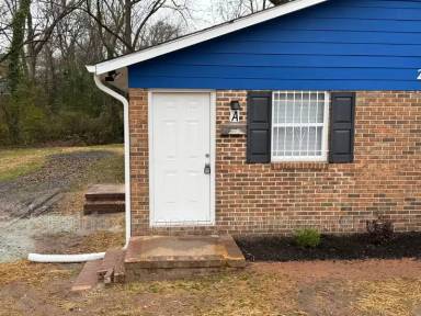 Main picture of 2412 Owen St