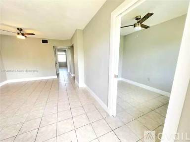 Main picture of 335 SW 20th St