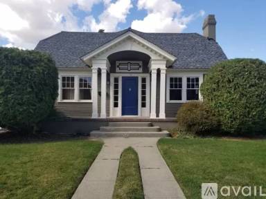 Main picture of 130 S Emerson Ave