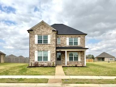 Main picture of 390 Azalea Dr