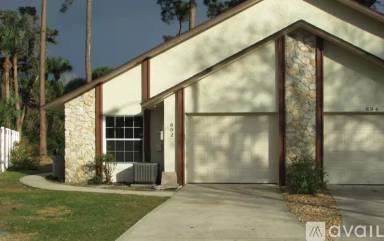 Main picture of 892 Stonybrook Cir