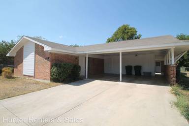 Main picture of 2201 Wheeler Cir