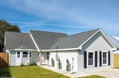 Main picture of 104 Oleander Cir