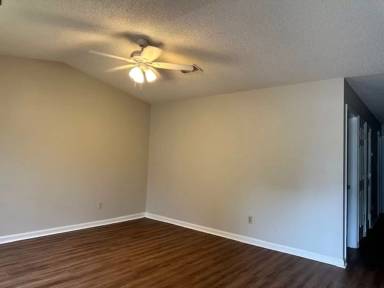 Main picture of 2789 Oak Park Ct