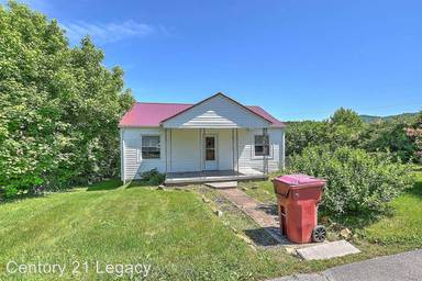 Main picture of 212 Young St