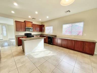 Main picture of 125 N 108th Ave
