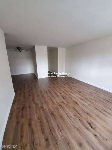 Main picture of 6163 N Kenmore Ave