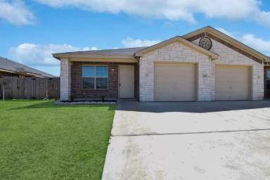 Main picture of 1202 Loyal Ln