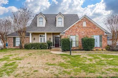 Main picture of 1708 Castlewood Dr