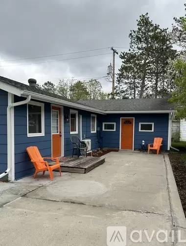Main picture of 1006 Irvine Ave NW