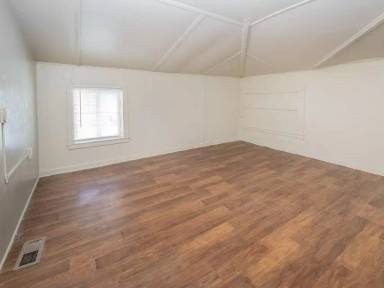 Main picture of 935 W Lovell St