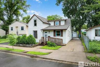 Main picture of 423 Taylor St NE