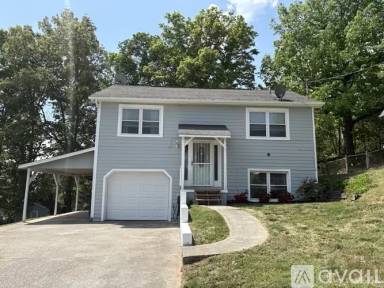 Main picture of 5705 Walden Woods Ct