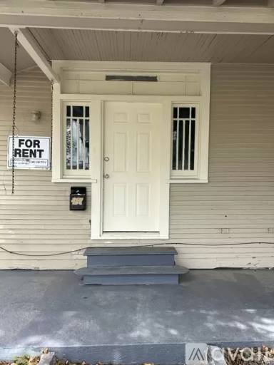 Main picture of 4707 Baudin St