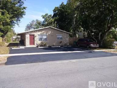 Main picture of 218 SW 14th St