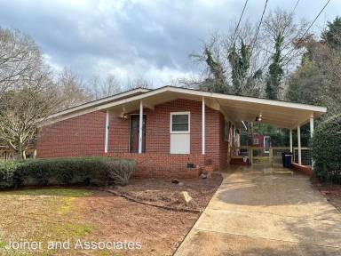Main picture of 240 Clarke Dr