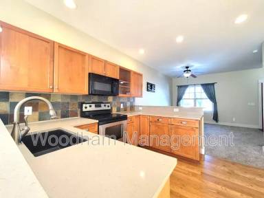 Main picture of 4242 Monroe St
