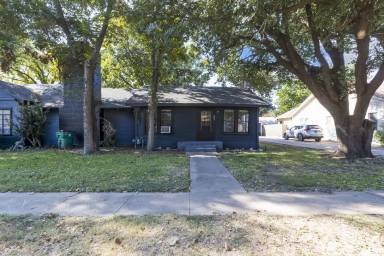 Main picture of 607 E 12th Ave