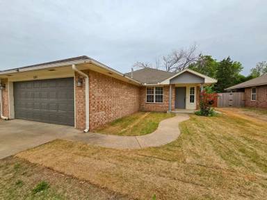 Main picture of 1211 Orchard Dr