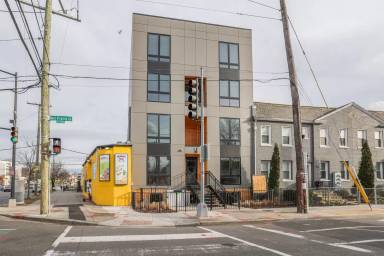 Main picture of 1723 W Virginia Ave NE