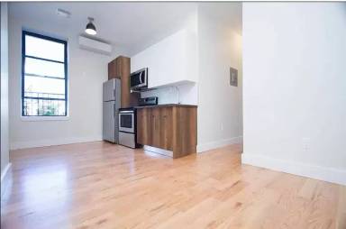 Main picture of 1079 Madison St