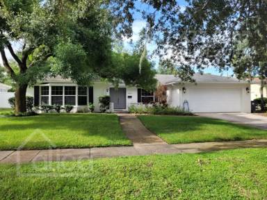 Main picture of 2325 Sherbrooke Rd