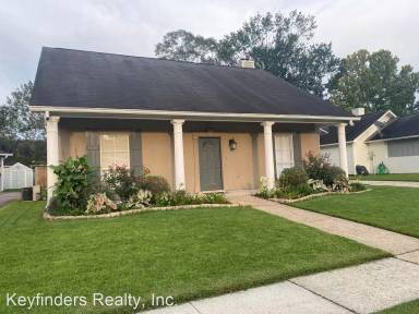 Main picture of 15062 Woodlore Dr