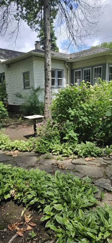 Main picture of 8 West Ave
