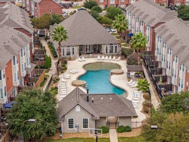 Main picture of Lakeridge Townhomes