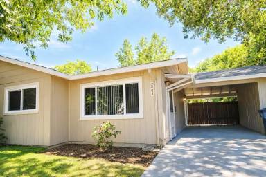 Main picture of 2808 Albany Ave