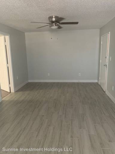 Main picture of 1401 S Commerce St