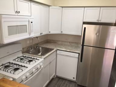 Main picture of 1933 N Sheffield Ave
