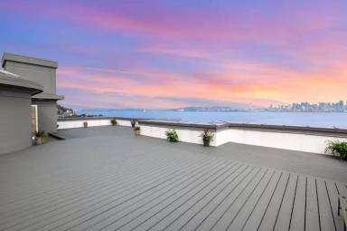 Main picture of 1709 Harbor Ave SW