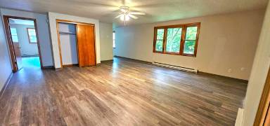 Main picture of 245 Hillside Cir
