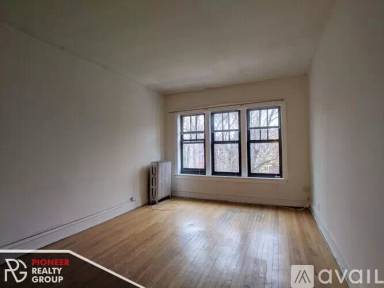 Main picture of 2520 W Leland Ave