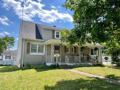 Main picture of 855 W Main St