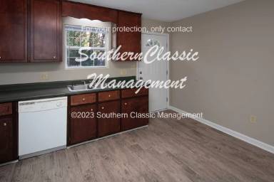 Main picture of 375 Glenhaven Dr