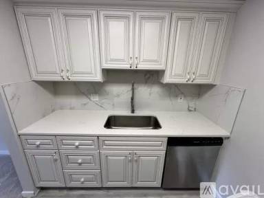 Main picture of 2124 Pauline Blvd