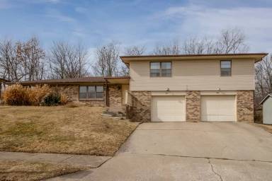 Main picture of 1600 - 1619 Handley Pl