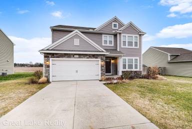 Main picture of 58851 Silvergrass Ave